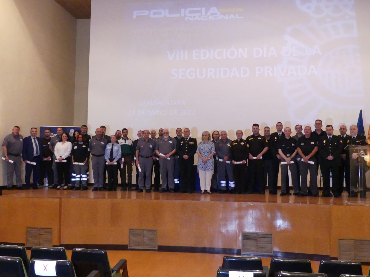 La Policía Nacional reconoce la labor de los profesionales de la seguridad privada en un acto presidido por la subdelegada del Gobierno en Guadalajara, Mercedes Gómez
