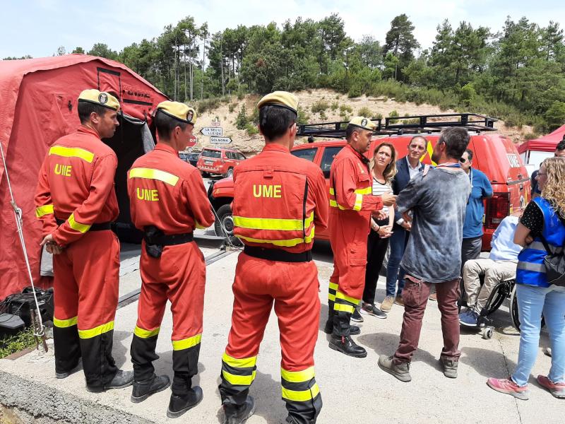 320 efectius de la UME treballen des del dijous contra els incendis a Catalunya