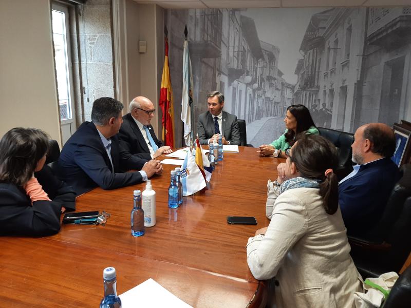 José Miñones certifica la inversión del Gobierno de 8 M€ a través de cuatro ministerios para hacer una Sarria “más sostenible, mejor conectada y con mejores servicios para su ciudadanía”