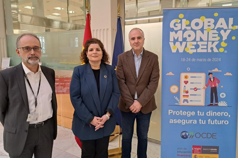 María Rivas apuesta por extender la educación financiera a los concellos de la mano del Banco de España y el suyos programas formativos