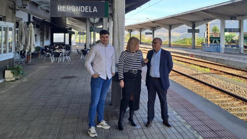 Abel Losada anuncia una inversión de 3,7 millones de euros para modernizar la vieja estación de trenes de Redondela
