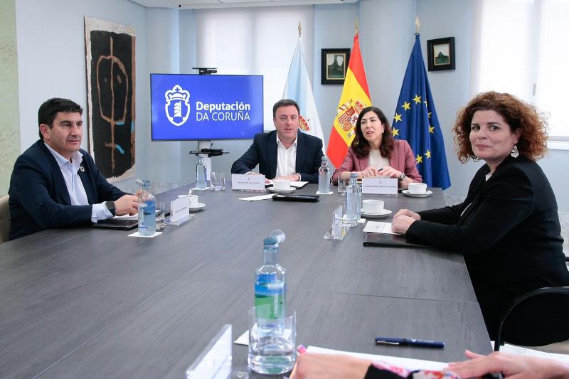 La secretaria de Estado de Turismo destaca los cerca de 8 millones que invierte el Gobierno en los Planes de Sostenibilidad que desarrolla la Diputación de A Coruña