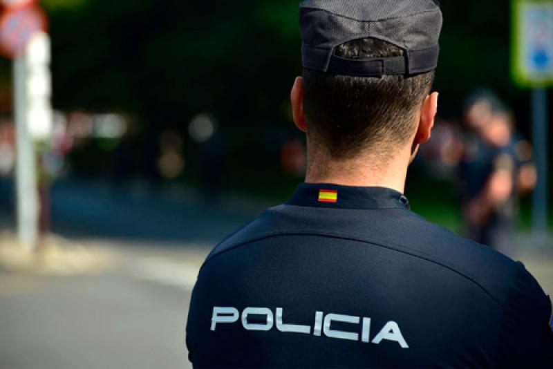 La Policía Nacional inspecciona 19 establecimientos comerciales en Bilbao y Arrigorriaga para combatir los delitos contra los derechos de los trabajadores